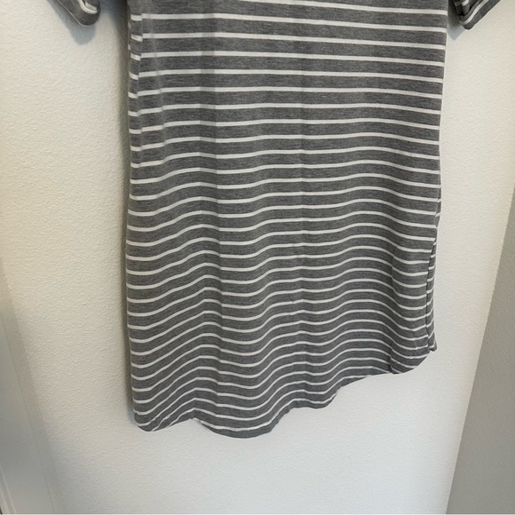 Little Bipsy Swoop T Shirt Dress Gray White Striped Side Pockets Size L Women’s - Picture 7 of 9